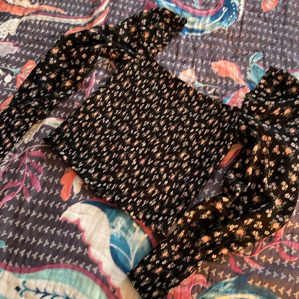 Sweet sexy stunning! Beautiful flattering reformation top NWOT snatched S 💋